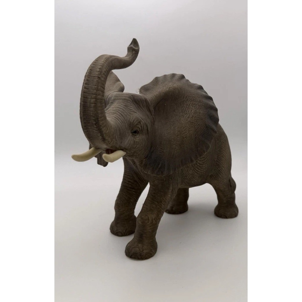 Vintage Andrea by Sadek Elephant Figurine 8513 African Safari Wildlife 7"